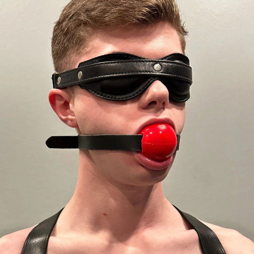 Ultra Restriktiver Ballknebel mit Riemen - silencilicone